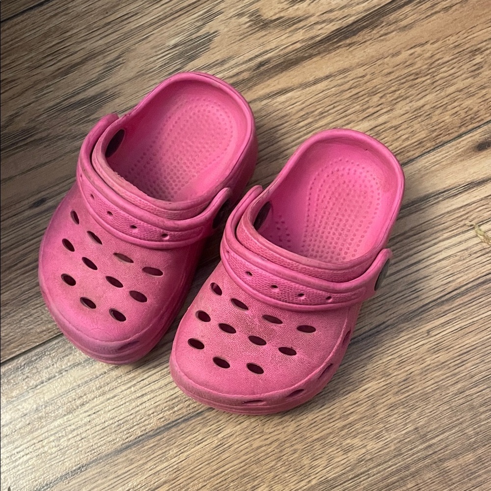 Kids Pink Clogs​